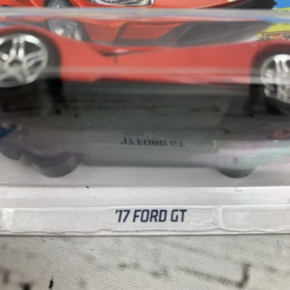 1:64 Hot Wheels '17 Ford‎ GT Red HW Exotics 8/10 New - Factory Sealed